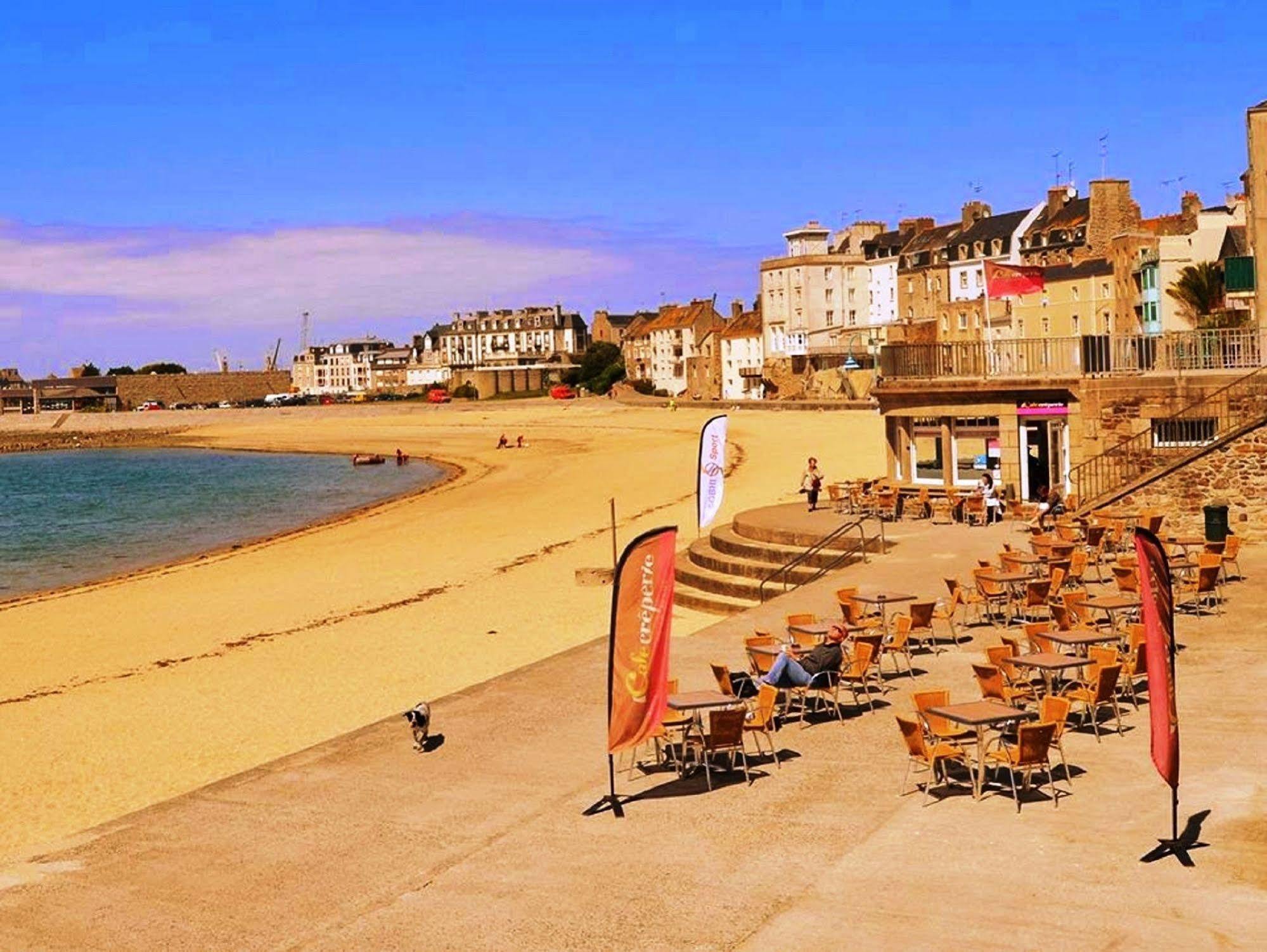 Appartement vue sur mer et sur intra muros st Malo ferry et commerces à 100 m Saint-Malo Exterior foto