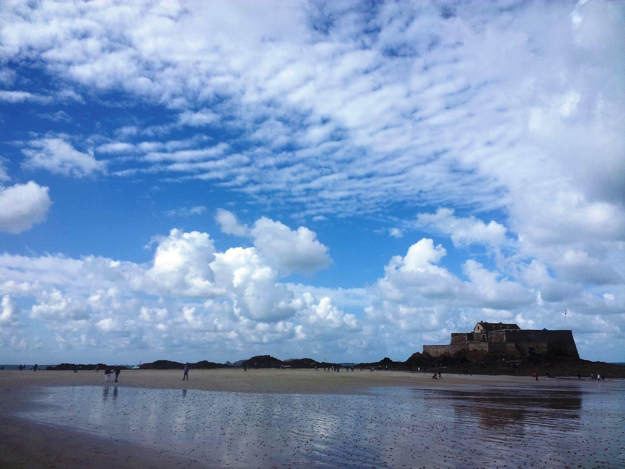 Appartement vue sur mer et sur intra muros st Malo ferry et commerces à 100 m Saint-Malo Exterior foto